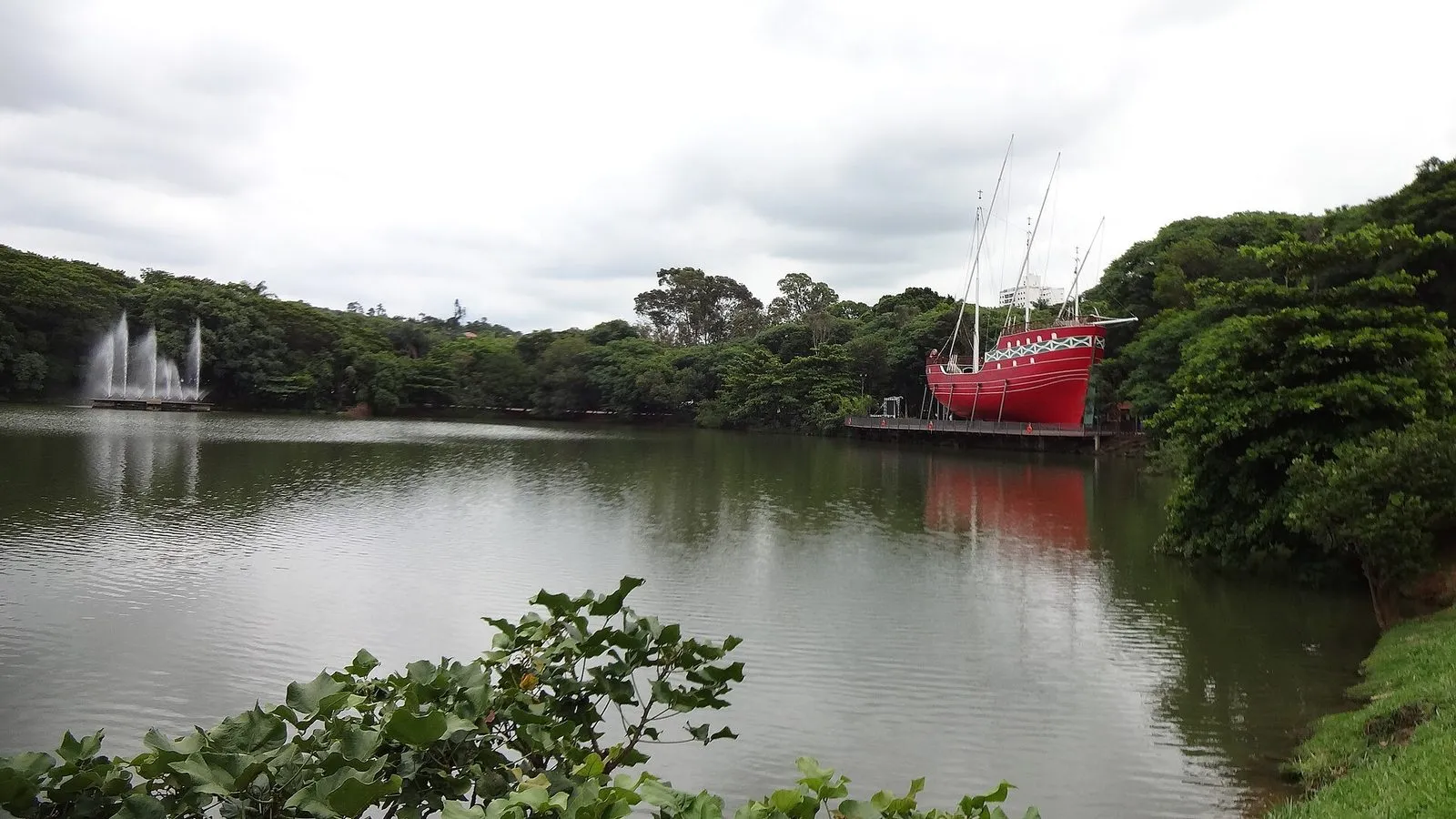 Lagoa Isaura Telles Alves de Lima, no Parque Portugal (Lagoa do Taquaral), em Campinas